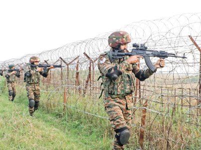 ARMY-GUNS-DOWN-THREE-TERRORISTS-IN-PREDAWN-OP.jpg