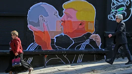 160519122359_trump_putin_mural_624x351_getty_nocredit.jpg.webp