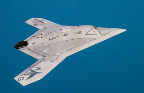 X-47B_operating_in_the_Atlantic_Test_Range_(modified).webp