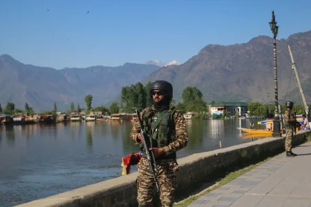 AFP__20250428__nazir-notitle250428_npguH__v1__HighRes__SecurityOnHighAlertInKashmirF-scaled.webp