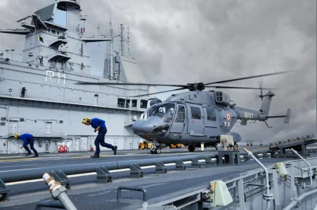 HAL_Dhruv_onboard_INS_Vikrant_(R11)_during_sea_trials.webp